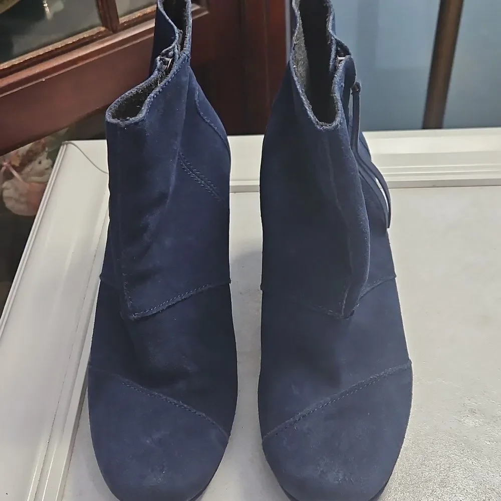 Toms Navy Suede Wedge Boots Size 7.5W